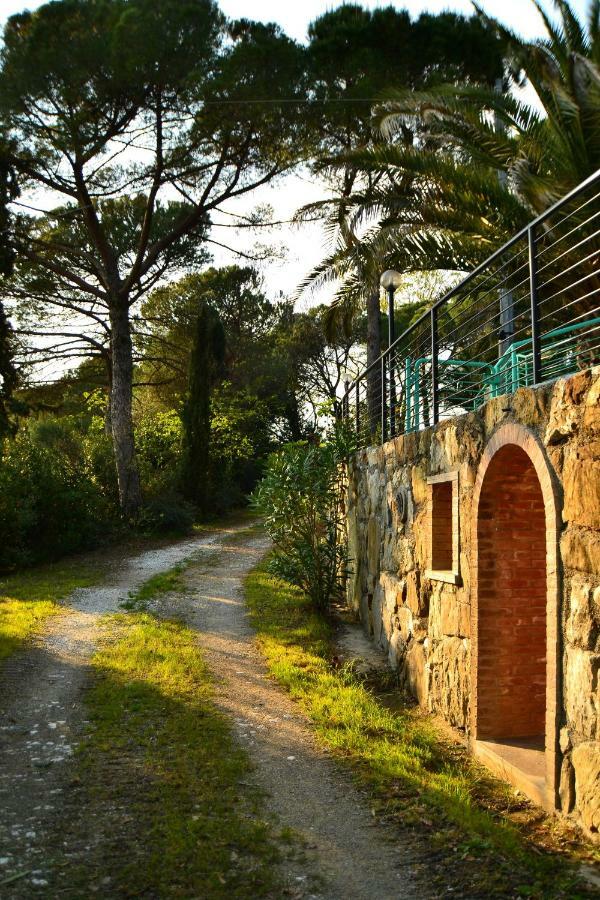 Agriturismo Poggio Al Pino Montelupo Fiorentino Exterior foto